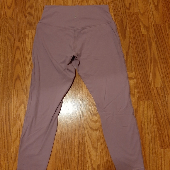 Lululemon aligns [double lined] - Picture 3 of 4